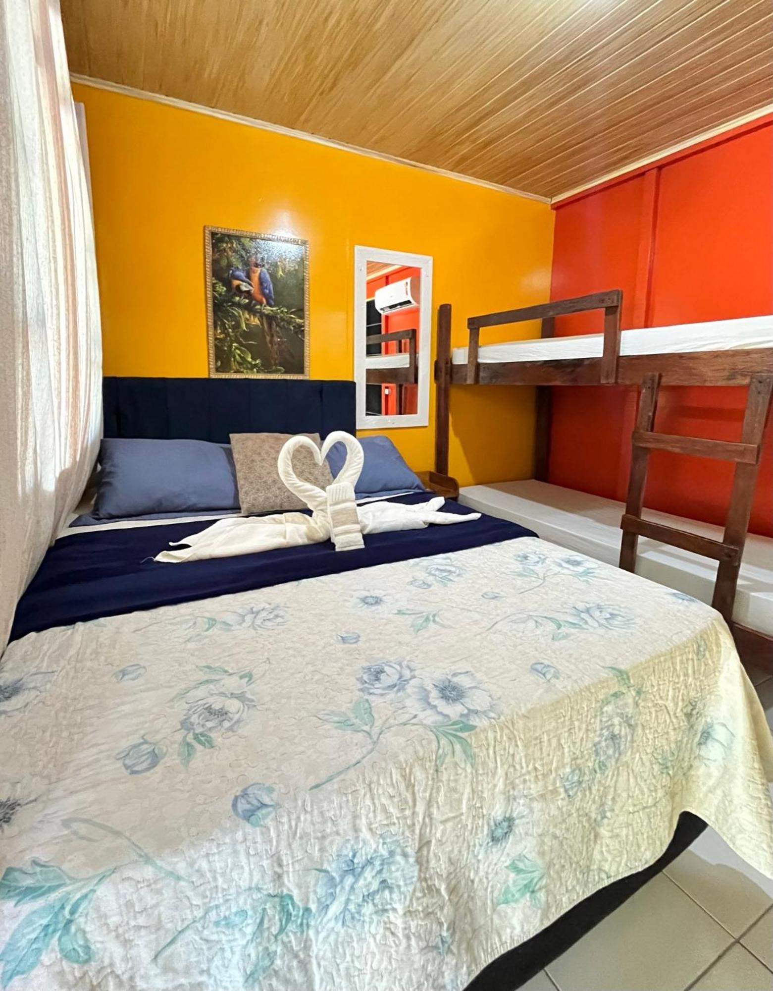 Pousada & Camping Tubarao Ilha do Mel Exterior photo