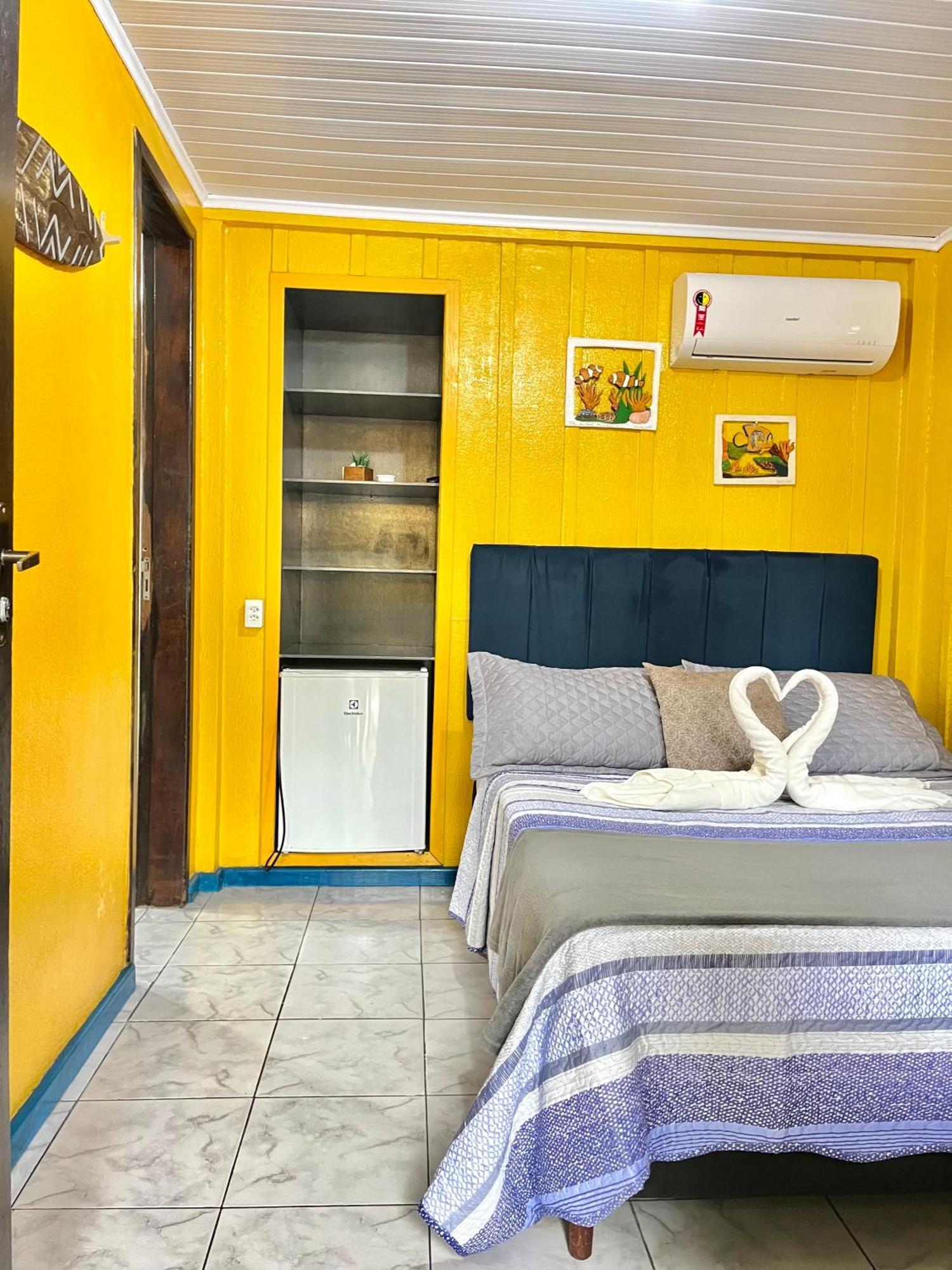 Pousada & Camping Tubarao Ilha do Mel Exterior photo