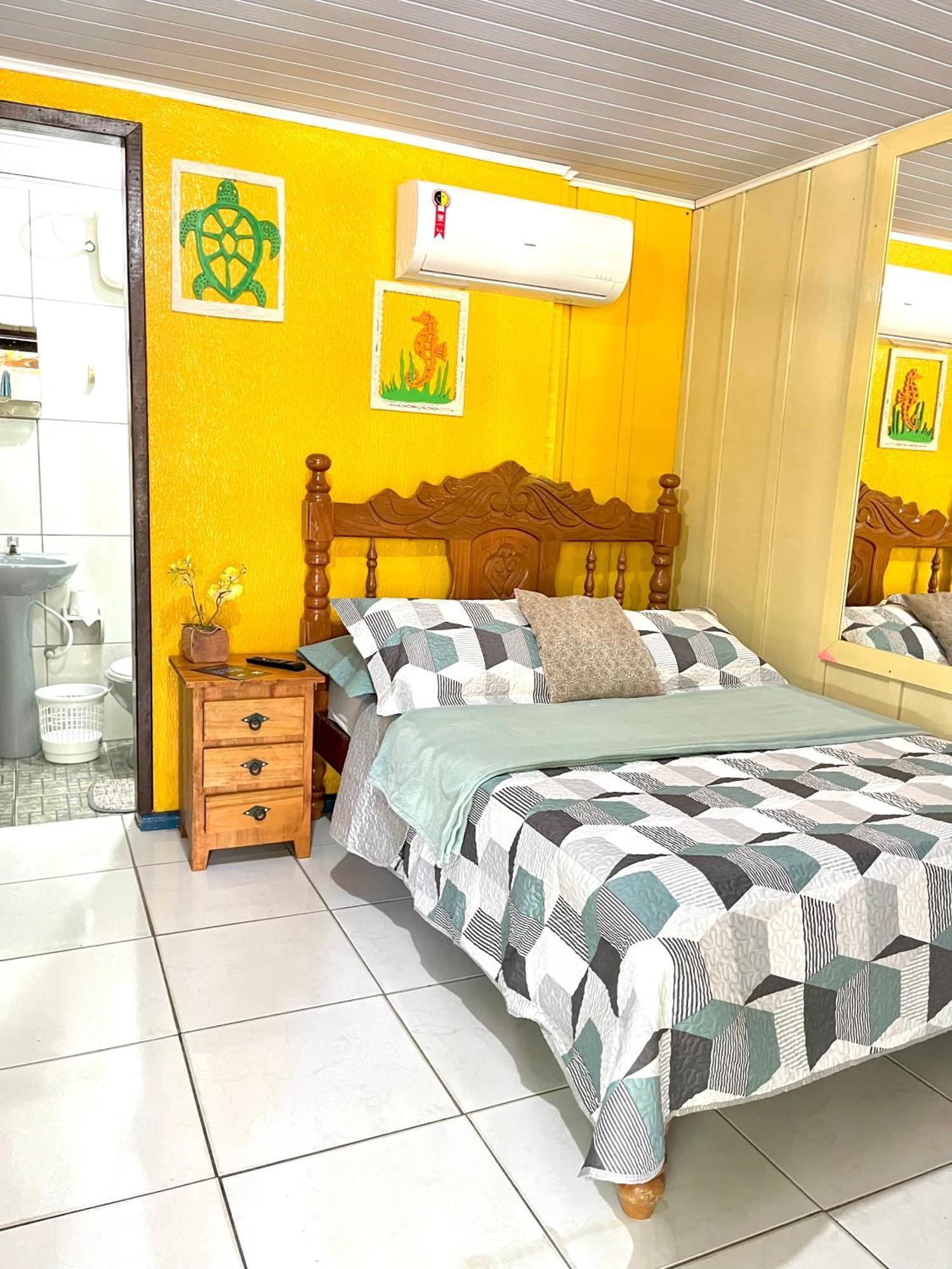 Pousada & Camping Tubarao Ilha do Mel Exterior photo
